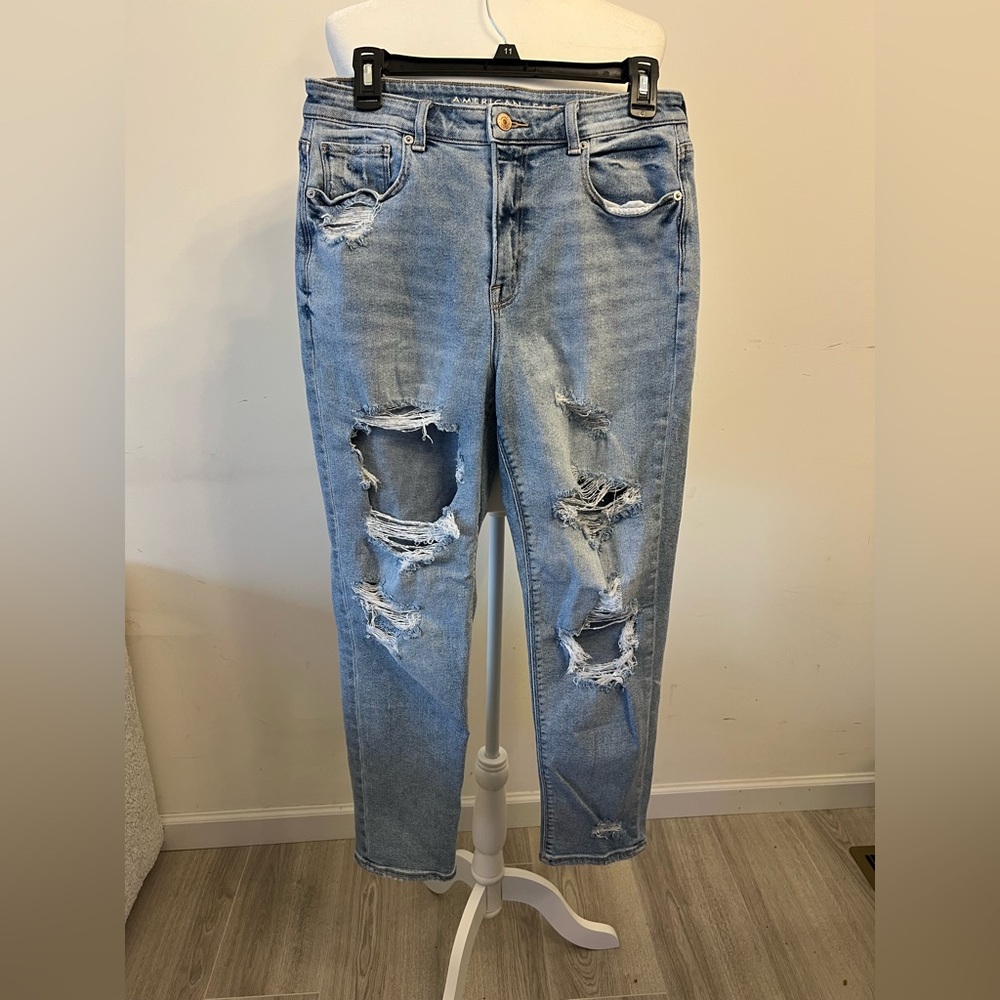 American Eagle Outfitters Light Blue Distressed Boyfriend Jeans, stretch, suze 8